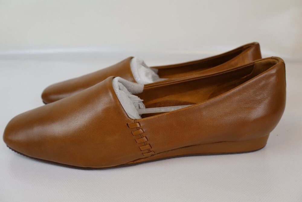 NEW Softwalk Vale Slip On Loafer Women's Cognac Brown Leather Size 9.5W